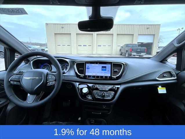 2026 Chrysler Pacifica Select AWD