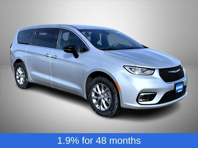 2026 Chrysler Pacifica Select AWD