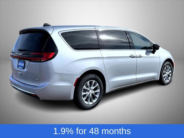 2026 Chrysler Pacifica Select AWD