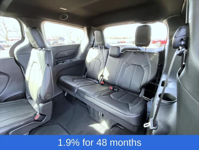 2026 Chrysler Pacifica Select AWD