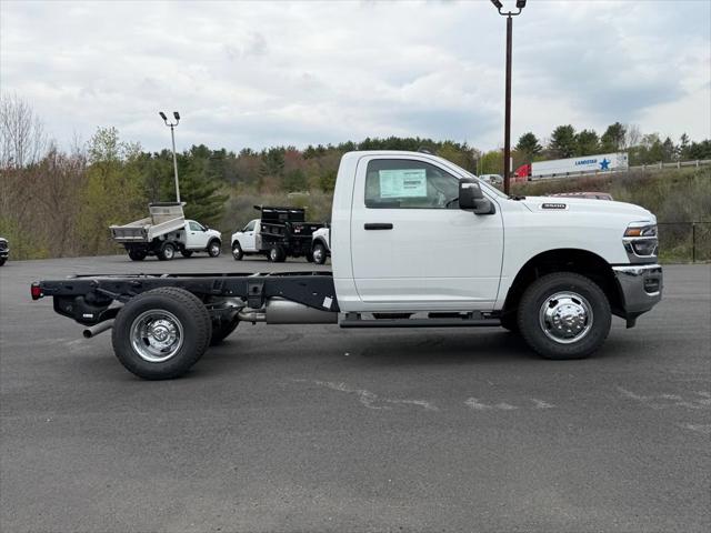 2026 RAM 3500 Chassis RAM 3500 TRADESMAN CHASSIS REGULAR CAB 4X4 60 CA