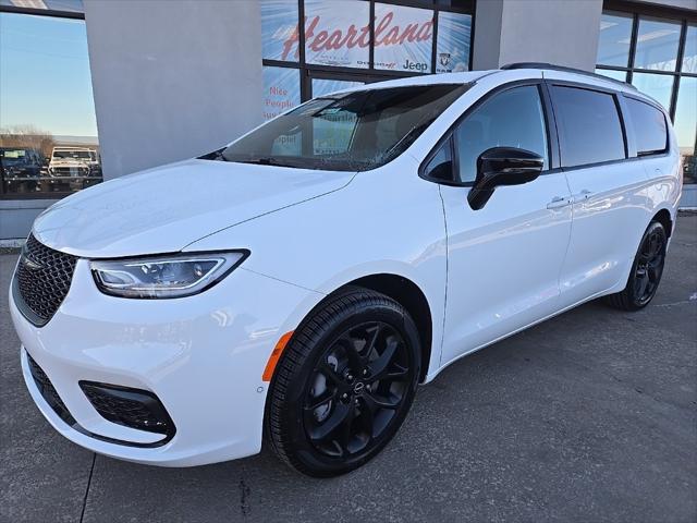 2026 Chrysler Pacifica PACIFICA SELECT AWD