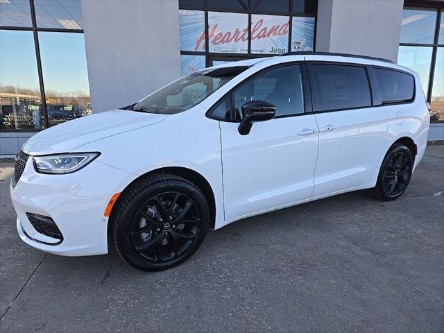 2026 Chrysler Pacifica PACIFICA SELECT AWD