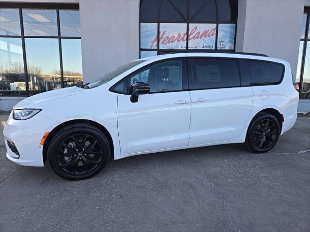 2026 Chrysler Pacifica PACIFICA SELECT AWD