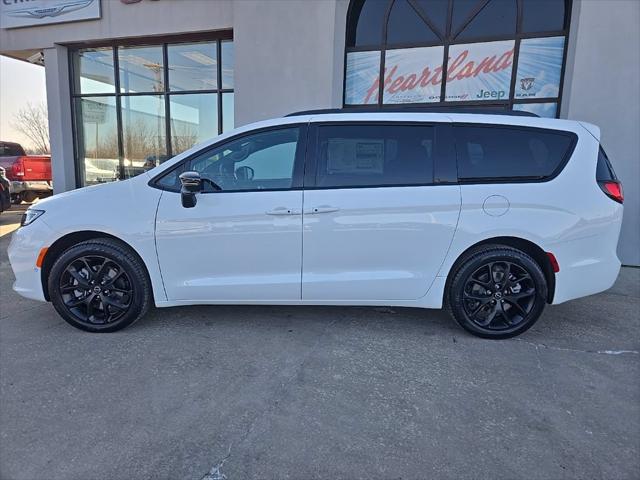 2026 Chrysler Pacifica PACIFICA SELECT AWD