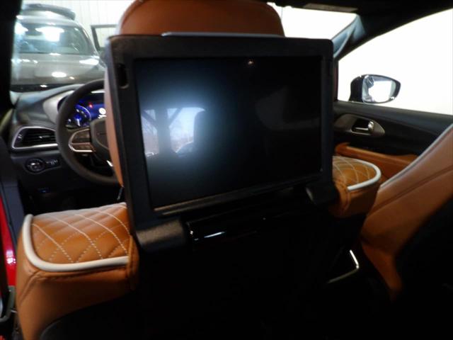2026 Chrysler Pacifica Pinnacle AWD