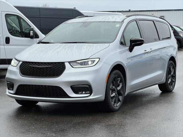 2026 Chrysler Pacifica PACIFICA SELECT AWD