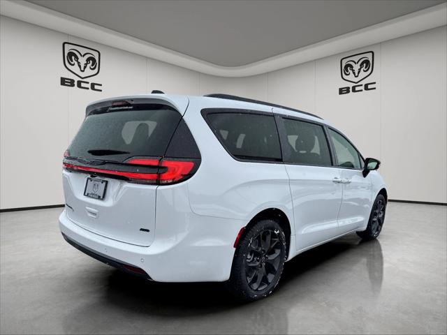 2026 Chrysler Pacifica PACIFICA SELECT AWD