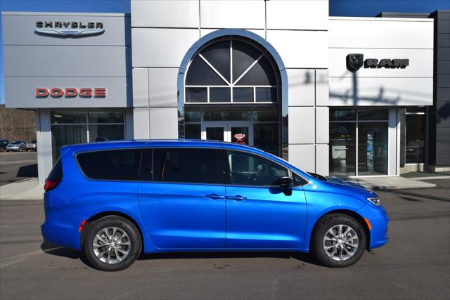 2026 Chrysler Pacifica PACIFICA SELECT AWD