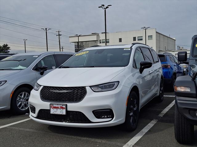 2026 Chrysler Pacifica PACIFICA SELECT AWD