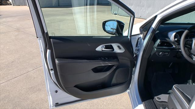 2026 Chrysler Pacifica Limited AWD