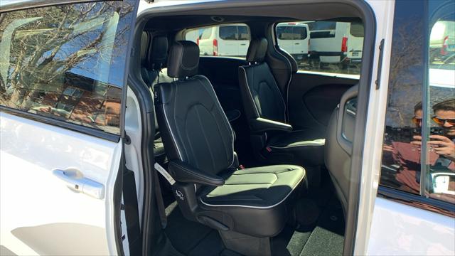 2026 Chrysler Pacifica Limited AWD