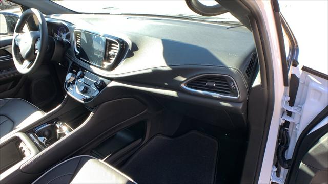 2026 Chrysler Pacifica Limited AWD
