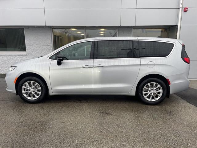 2026 Chrysler Pacifica PACIFICA SELECT AWD