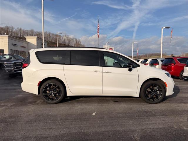 2026 Chrysler Pacifica PACIFICA SELECT AWD