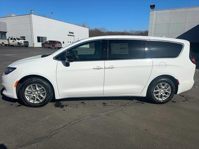 2026 Chrysler Voyager VOYAGER LX