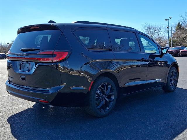 2026 Chrysler Pacifica PACIFICA SELECT AWD
