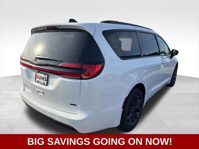 2026 Chrysler Pacifica PACIFICA SELECT AWD