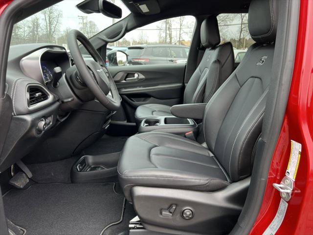 2026 Chrysler Pacifica PACIFICA SELECT AWD