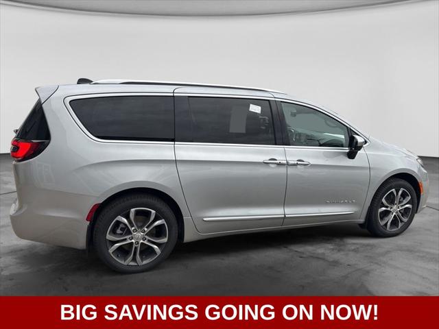2026 Chrysler Pacifica Pinnacle AWD
