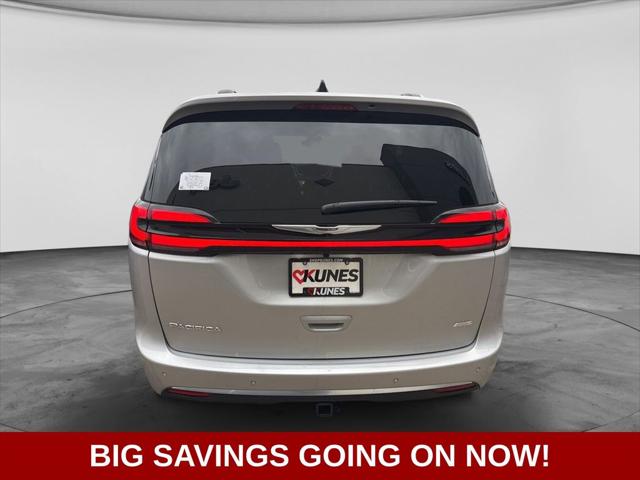 2026 Chrysler Pacifica Pinnacle AWD
