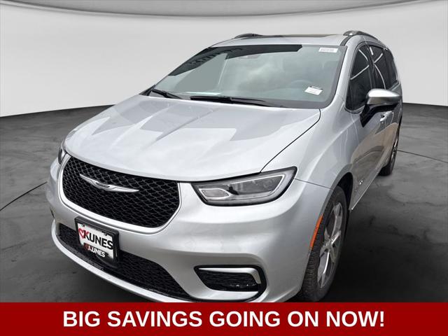 2026 Chrysler Pacifica Pinnacle AWD