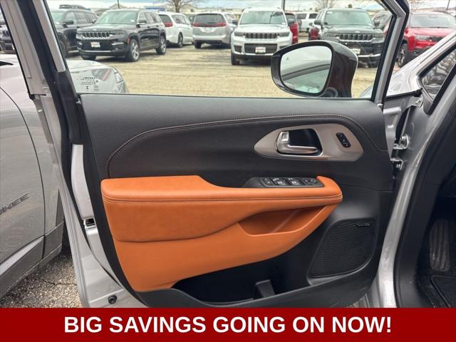 2026 Chrysler Pacifica Pinnacle AWD