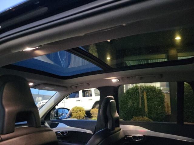 2016 Volvo XC90 T5 Momentum