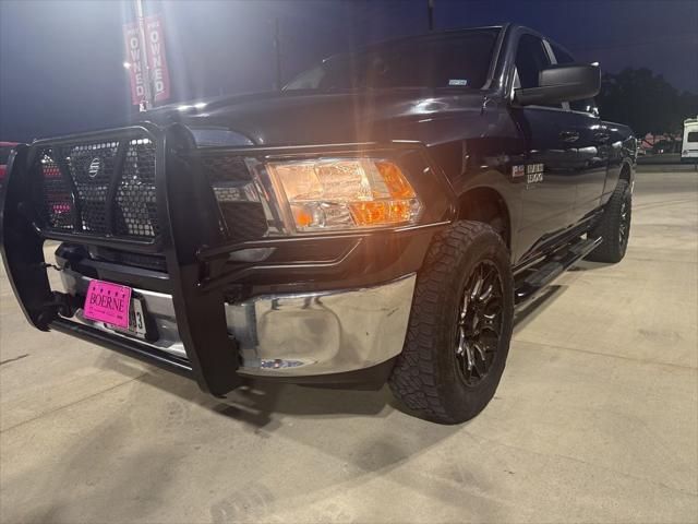 2019 RAM 1500 Classic SLT Crew Cab 4x4 64 Box