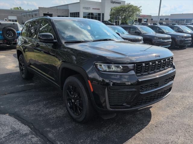 2026 Jeep Grand Cherokee Altitude 4x4 for sale in Slinger, WI