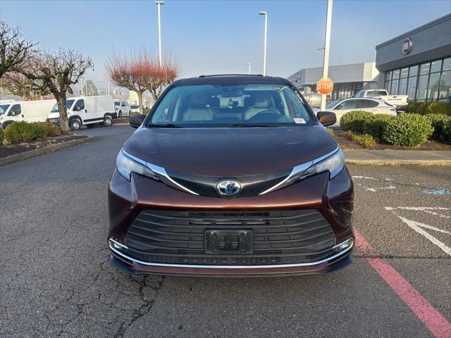 2023 Toyota Sienna XLE