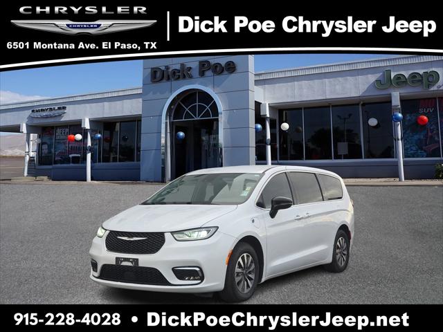 2024 Chrysler Pacifica Hybrid Select