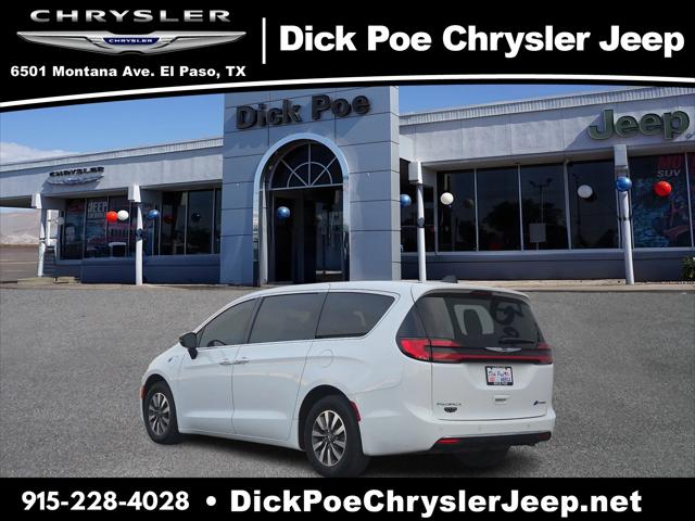 2024 Chrysler Pacifica Hybrid Select