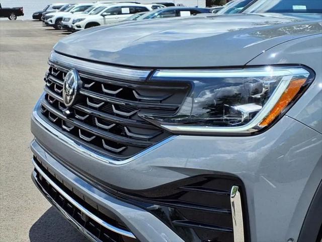 2025 Volkswagen Atlas Cross Sport 2.0T SEL Premium R-Line