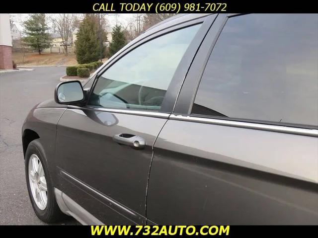 2004 Chrysler Pacifica Base