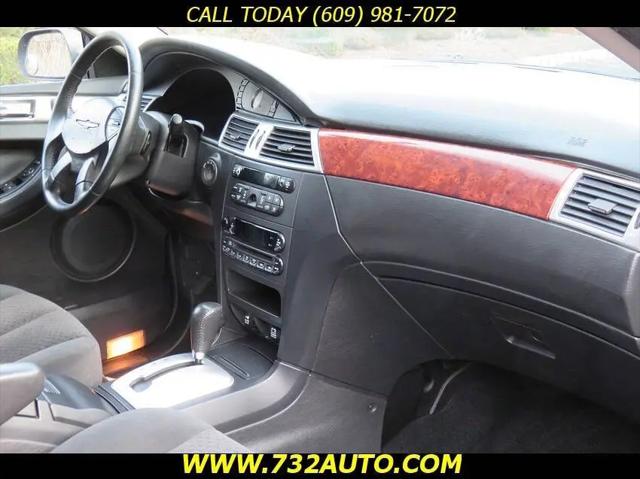 2004 Chrysler Pacifica Base