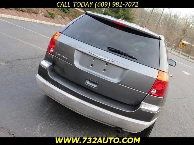 2004 Chrysler Pacifica Base