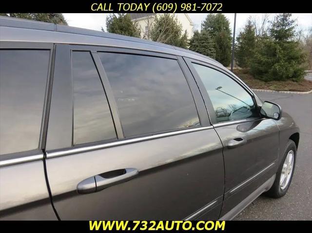 2004 Chrysler Pacifica Base