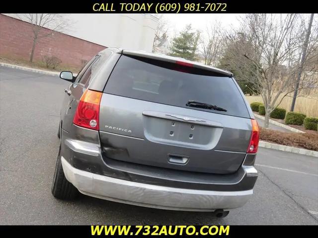 2004 Chrysler Pacifica Base
