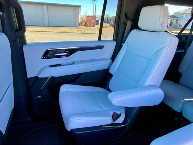 2026 Chevrolet Suburban Premier, 4WD