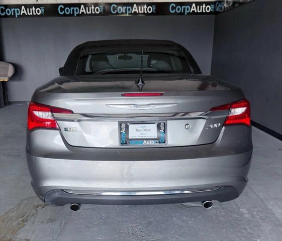 2013 Chrysler 200 Touring