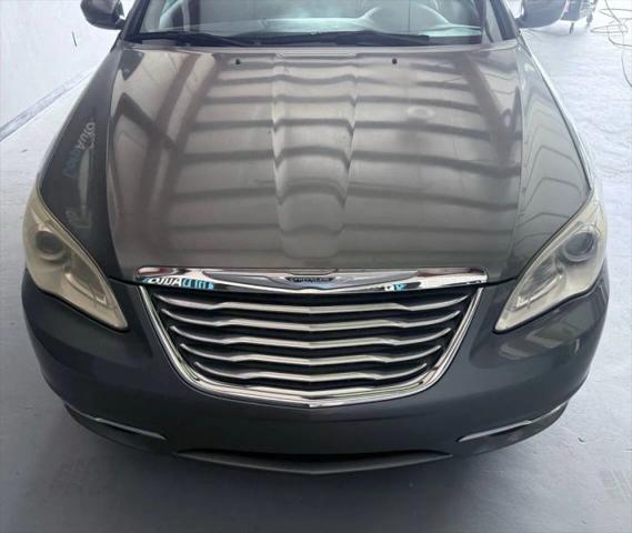 2013 Chrysler 200 Touring