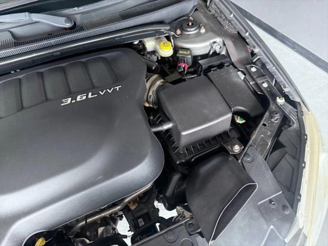 2013 Chrysler 200 Touring