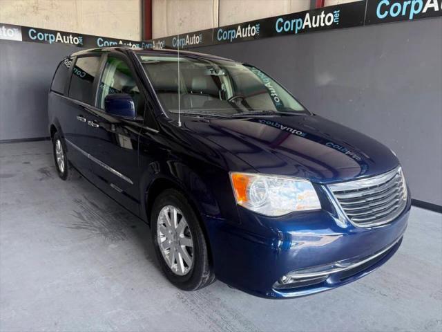 2016 Chrysler Town & Country Touring
