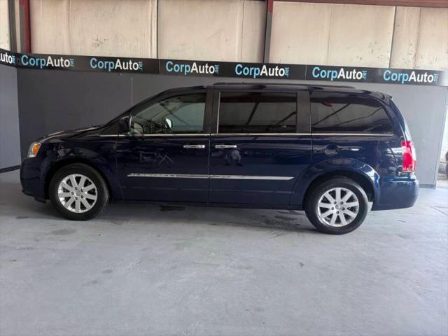 2016 Chrysler Town & Country Touring