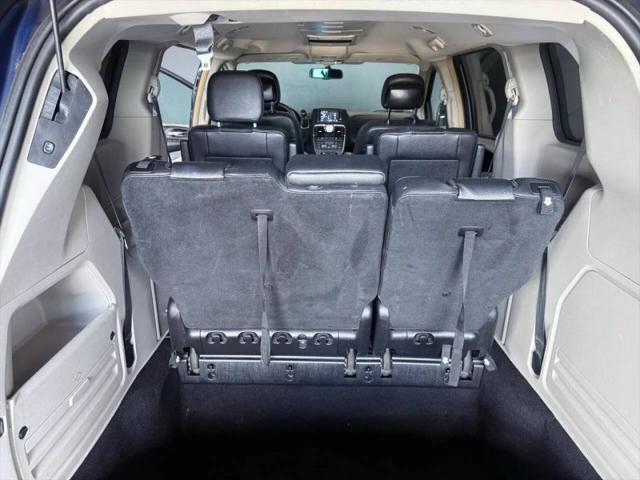 2016 Chrysler Town & Country Touring
