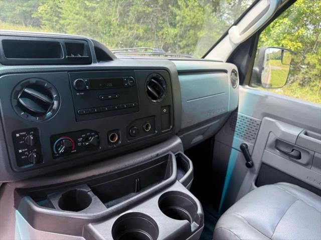 2013 Ford E-350 Super Duty XL