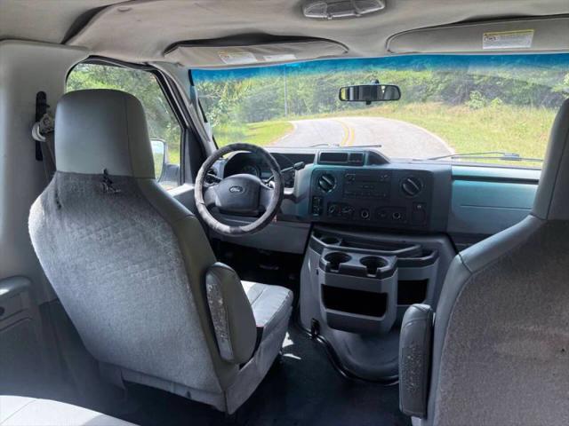 2013 Ford E-350 Super Duty XL