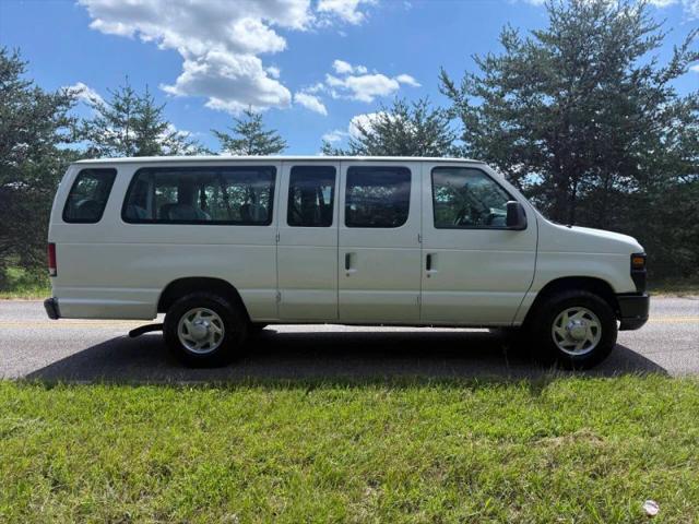 2013 Ford E-350 Super Duty XL