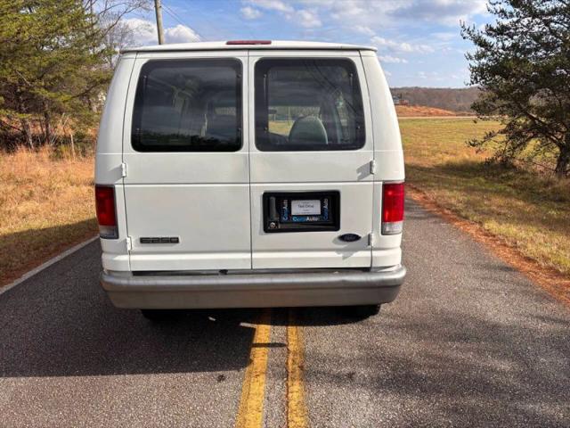 2006 Ford E-250 Base